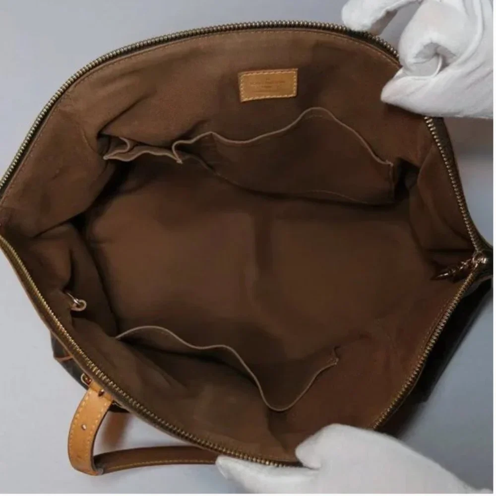 Louis Vuitton Monogram Canvas GM Tivoli Handbag